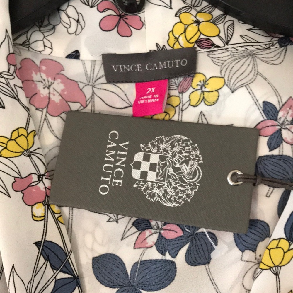 1 Left Vince Camuto Sleeveless Floral Blouse White - Picture 7 of 8